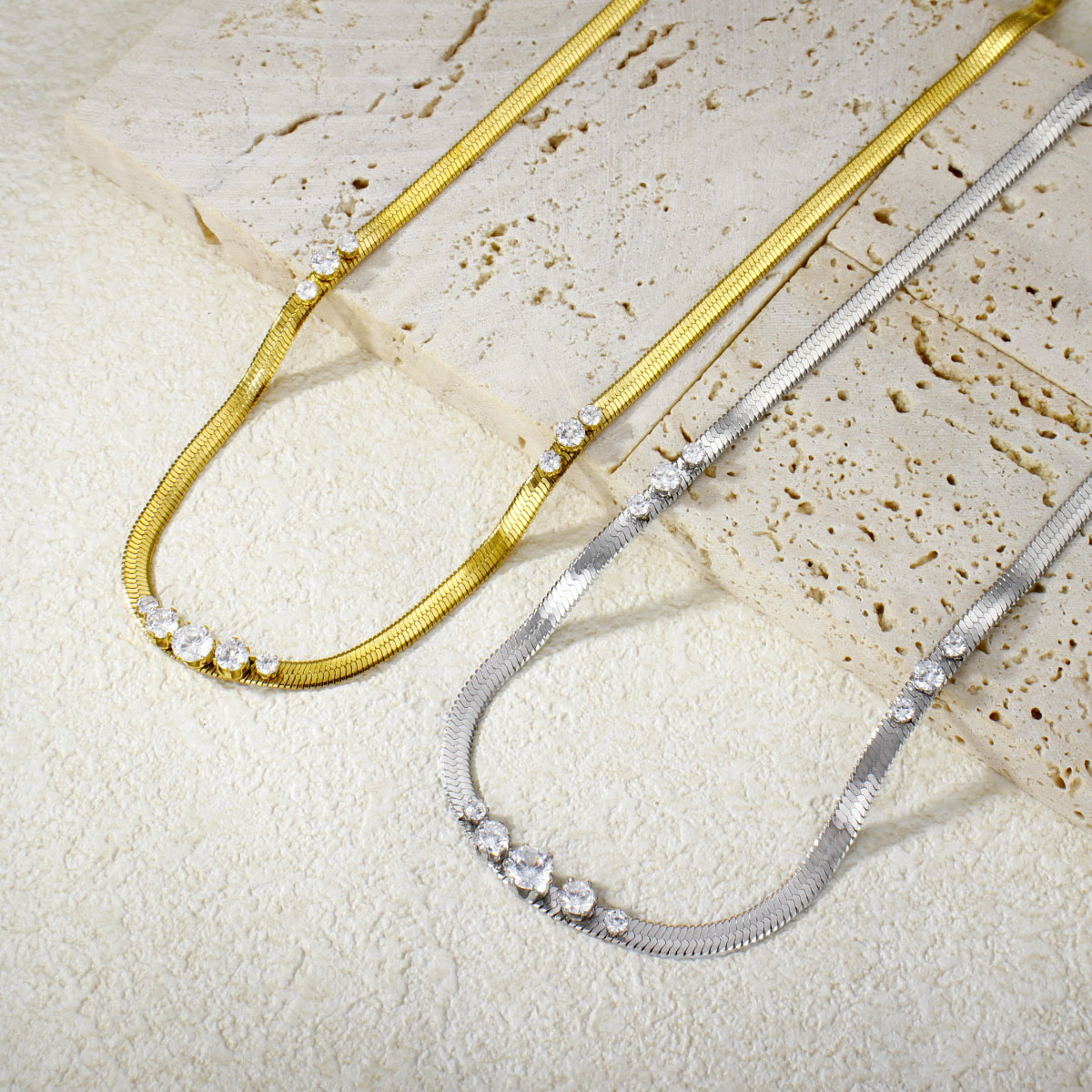 18K镀金女士复古蛇骨项链镶嵌闪亮锆石